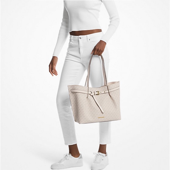 Michael Kors Emilia Large Logo Tote Bag 
COLOR LT CRM MULTI
NWT - Picture 2 of 16